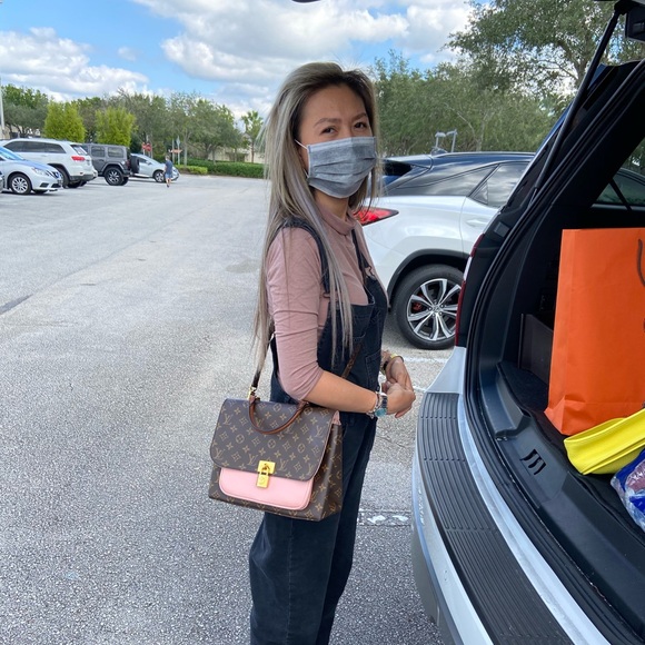 This is an authentic LOUIS VUITTON Monogram Marignan in Rose Poudre. - Picture 9 of 9